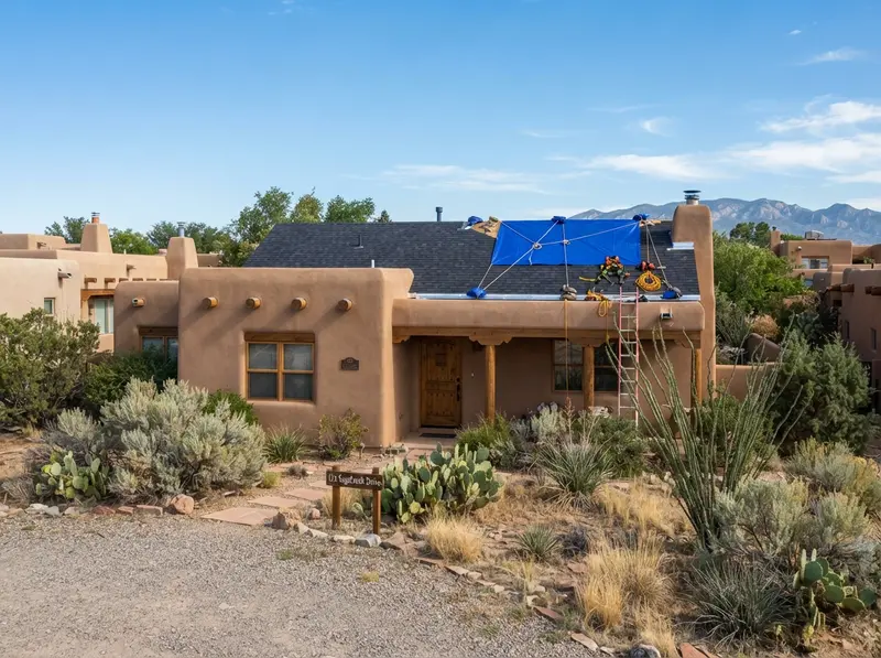 Professional roof repair service in Los Lunas Professional roof repair service in Los Lunas